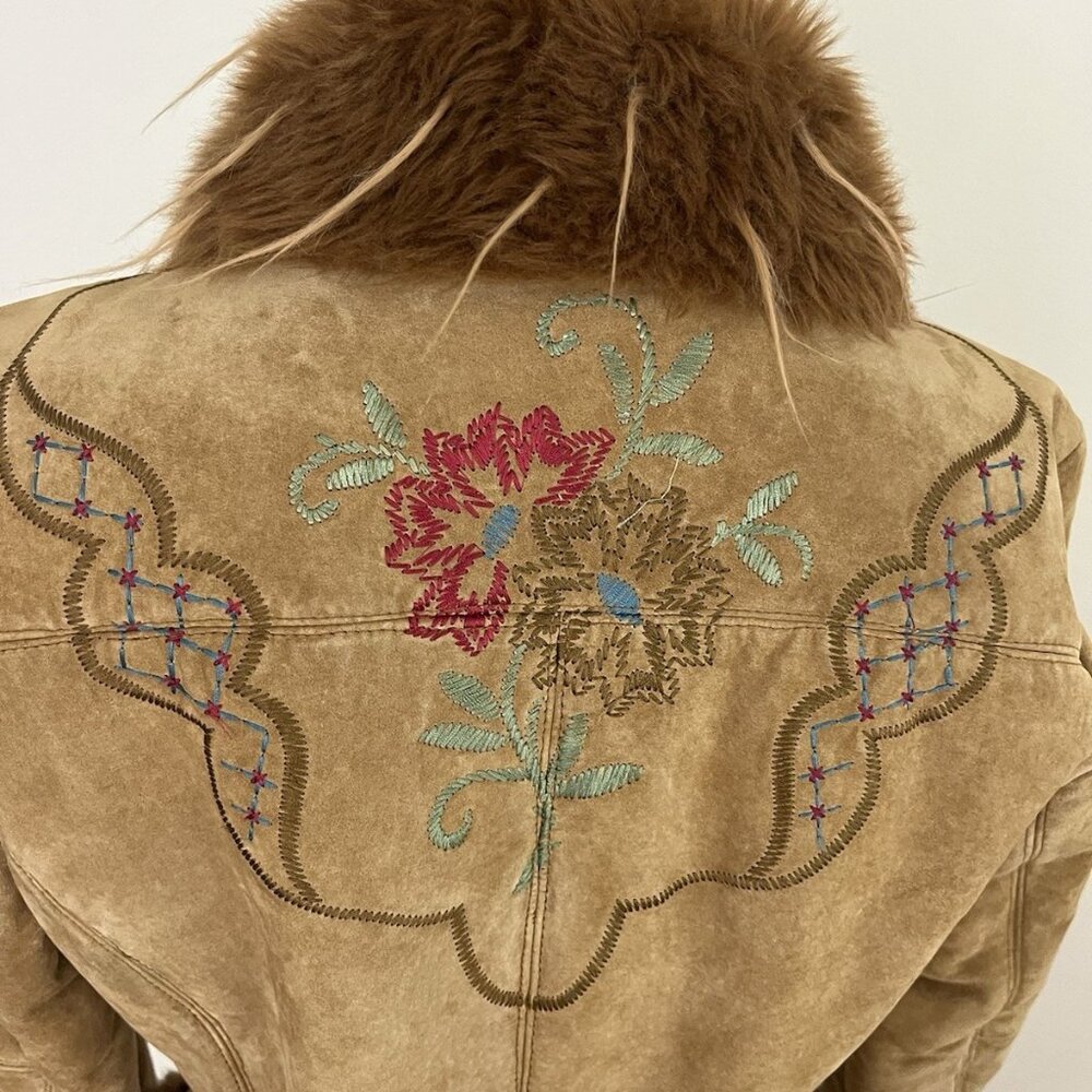 Vintage Y2K XOXO Tan Suede Jacket Faux Fur Trim Embroidered Flowers Women's M - Picture 10 of 16